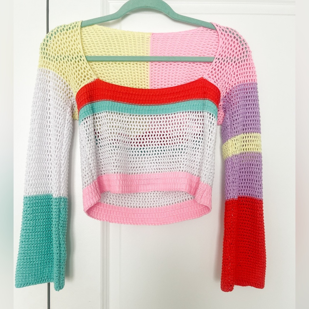 Cute Color-Block Cropped Sweater - Picture 3 of 3